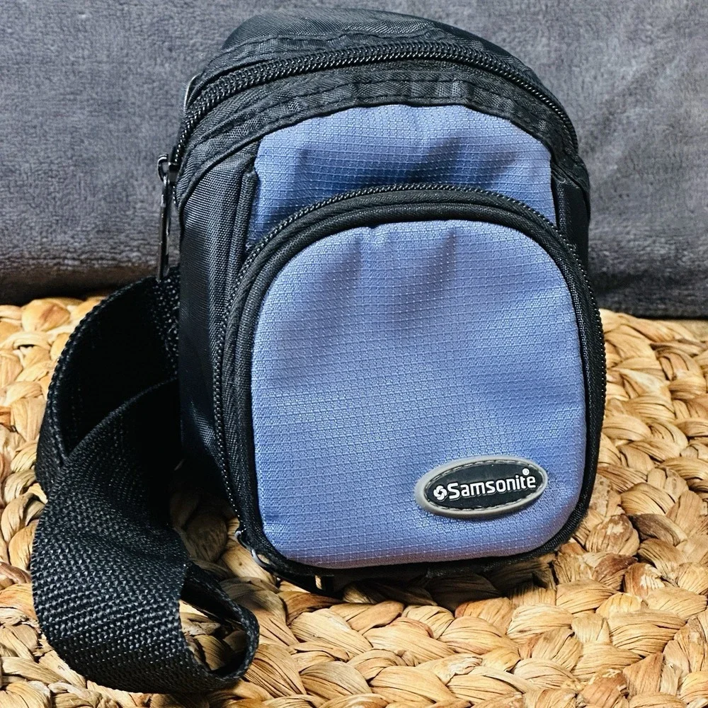 Samsonite Photo Camera Bag For Small Point And‎ Shoot Style Camera.